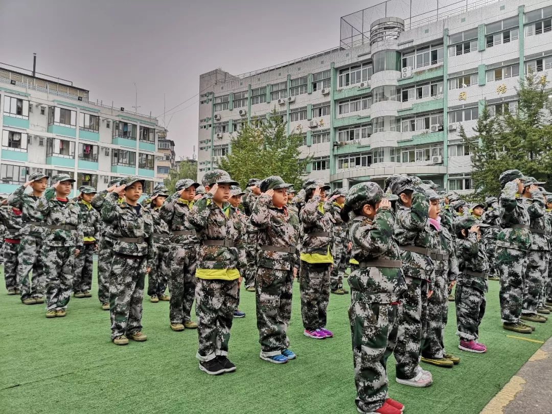 11月9日,由成都物业协会牵头,由嘉诚新悦集团,成飞物业,保利物业,龙湖